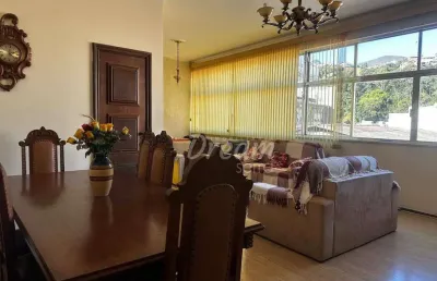 Oportunidade de apartamento no centro da cidade de teeresópolis com vista privilegiada.