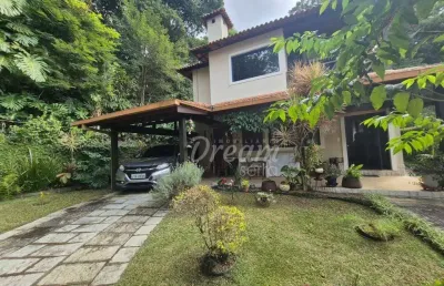 Casa com 3 dormitórios à venda, 168 m² por r$ 1.300.000,00 - golfe - teresópolis/rj
