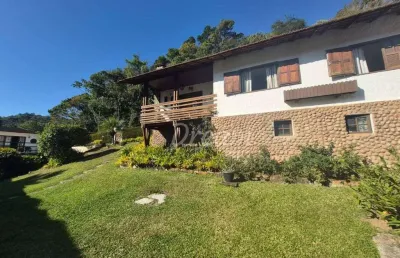 Excelente casa com 3 dormitórios à venda, 195 m² por r$ 850.000 - albuquerque - teresópolis/rj