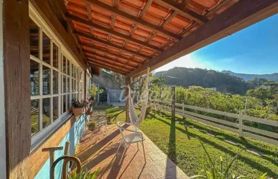 Casa com 5 dormitórios à venda, 220 m² por r$ 990.000,00 - golfe - teresópolis/rj