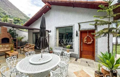 Casa com 4 dormitórios à venda, 210 m² por r$ 1.290.000 - iucas - teresópolis/rj
