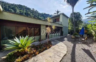 Casa com 5 dormitórios à venda, 250 m² por r$ 795.000,00 - pessegueiros - teresópolis/rj