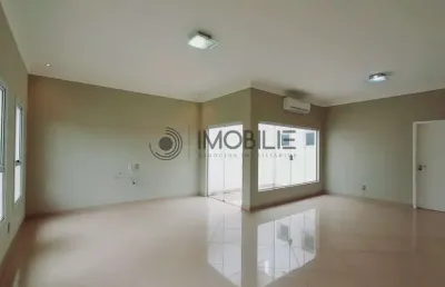 Casa com 3 dormitórios no condomínio green park na cidade de indaiatuba.