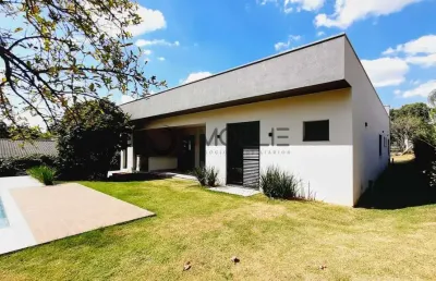 Casa com três suítes no condomínio terras de itaici na cidade de indaiatuba.