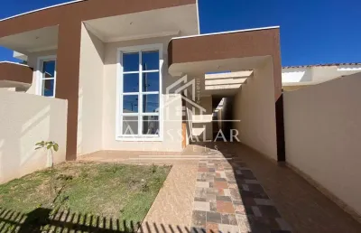 Casa á venda com 3 quartos sendo um com suíte e uma espaçosa edícula com churrasqueira