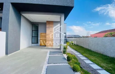 Casa com 3 dormitorios sendo 1 com suite com vaga de garagem para ate 3 carros, eucalipto
