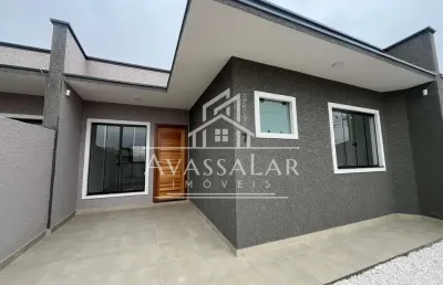 Linda e moderna casa à venda, 3 quartos sendo 1 suite, bairro iguaçu