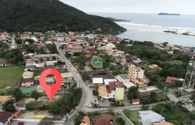 Terreno comercial localizado na guarda do embaú, palhoça sc.