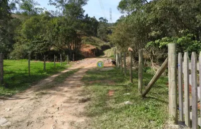 Imóvel localizado no bairro colônia santana em são josé para quem busca sossego