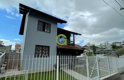 Casa à venda na pedra branca, palhoça 185 m² de área privativa, 3 dormitórios se