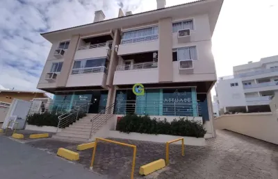 Excelente sala comercial à venda no santinho, em florianópolis.