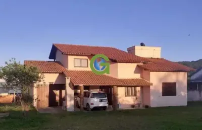 Casa à venda no bairro vila nova em imbituba com 130 m² de área privativa, 3 dor