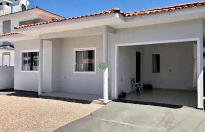 Casa à venda no bairro nova palhoça, em palhoça 150 m² de área privativa.