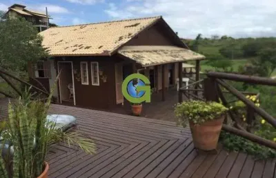 Duas casas à venda na praia do rosa, imbituba.

cada casa com 67 m², que contam