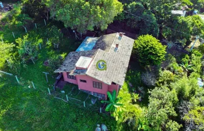 Ótima casa semi-mobiliada à venda na praia da gamboa em garopaba.