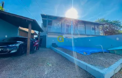 Casa semi-mobiliada com 85 m² de área privativa, 2 dormitórios no bairro aririú