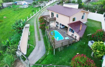 Sítio à venda em paulo lopes – casa ampla, piscina e fácil acesso pela br-101