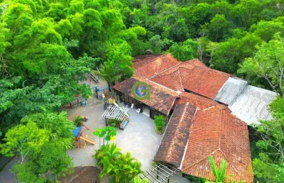 Oportunidade rara em garopaba: ponto comercial com acesso à cachoeira!