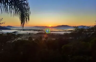 Casa exclusiva no morro com vista panorâmica de garopaba – 2.000m² de terreno