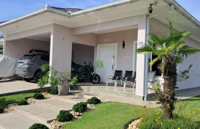 Casa com 3 quartos à venda na rua monte cambirela, 455, praia de fora, palhoça, 163 m2 por r$ 1.400.000