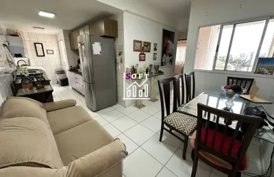 Qr 404 apartamento de 02 quartos c/ armários + vaga de garagem.