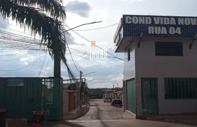Casa em condomínio fechado, lote com 140 metros, bem localizada.
