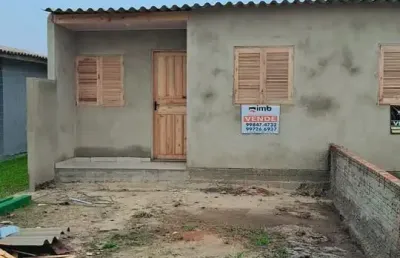 Excelente oportunidade casa escriturada com entrada facilitada na rua dos bombeiros em balneário pinhal  r$30,000 entrada