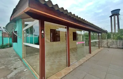 Linda e ampla casa em região de moradores anuais próximo a comércios