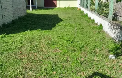 Oportunidade única duas casa no terreno escriturada 100 metros do mar