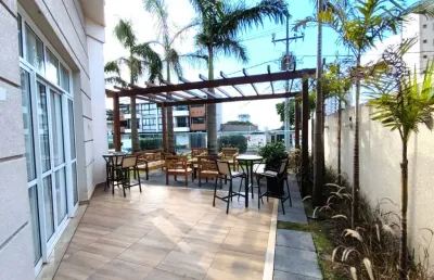 Apartamento no centro com 113m² 3 dormitórios  1 suíte  2 vagas de garagem .