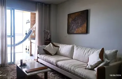 Lindo apartamento novo com mobilia sob medida,elevador e sacada com churrasqueira.