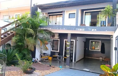 Sobrado com 2 suítes e 2 dormitórios com 228m² total – recanto tropical - cascavel/pr