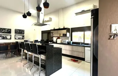 Casa térrea  - condomínio village – com 3 suítes amplas, conceito aberto, fino acabamento - terreno com 1.860 m² com 544m² útil.