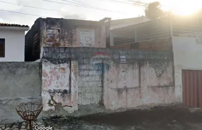 Casa em jaguaribe 'precisando de reconstrução total' (preço reduzido!)