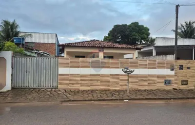 Casa em gramame, reformada e solta, c/ terreno de 10x25m em rua principal