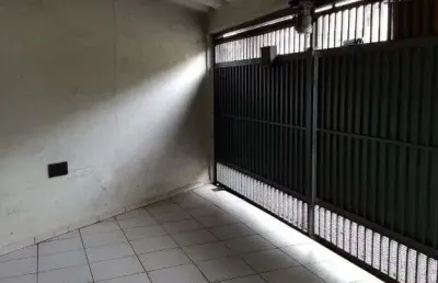 Casa com 3 quartos para alugar na Rua Aracirana, Jabaquara, São Paulo