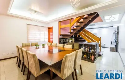 Casa com 4 quartos à venda na Rua Caramuru, Saúde, São Paulo