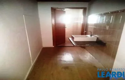 Casa com 3 quartos à venda na Rua Doutor Bacelar, Vila Clementino, São Paulo