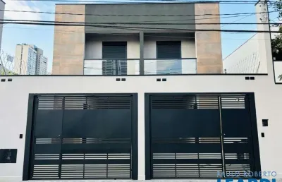 Casa com 2 quartos à venda na Rua Mário Enzio Pasqualucci, Chácara Santo Antônio, São Paulo