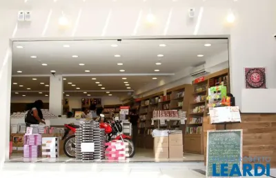 Ponto comercial para alugar na Rua Conselheiro Furtado, Liberdade, São Paulo