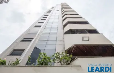 Cobertura com 5 quartos à venda na Rua Castro Alves, Aclimação, São Paulo