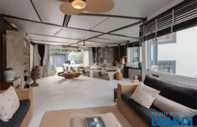 Casa com 4 quartos à venda na Rua Itatiba, Pacaembu, São Paulo