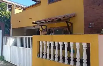 Casa para locação em rio das ostras, parque zabulão, 3 dormitórios, 2 banheiros, 1 vaga