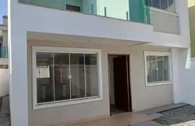 Casa para venda em rio das ostras, ouro verde, 3 dormitórios, 3 suítes, 4 banheiros, 1 vaga