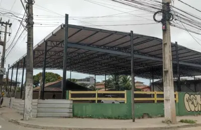 Galpão para locação em rio das ostras, enseada das gaivotas, 2 banheiros, 9 vagas
