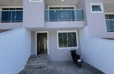 Casa para venda em macaé, cavaleiros, 3 dormitórios, 1 suíte, 2 banheiros, 1 vaga