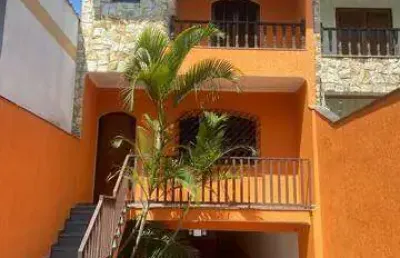 Sobrado maravilhoso com 175 m² 3 dormitorios sendo 1 suite