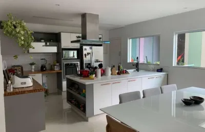 Sobrado de alto padrao com 411 m² 3 dormitorios sendo 3 suites