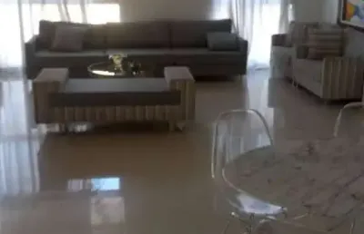 Apartamento 140 m² 4 dormitorios sendo 2 suites e 3 vagas de garagens