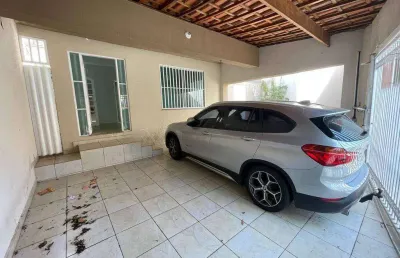 Sobrado com 270 m² 4 dormitorios sendo 2 suietes e 3 vagas de garagens